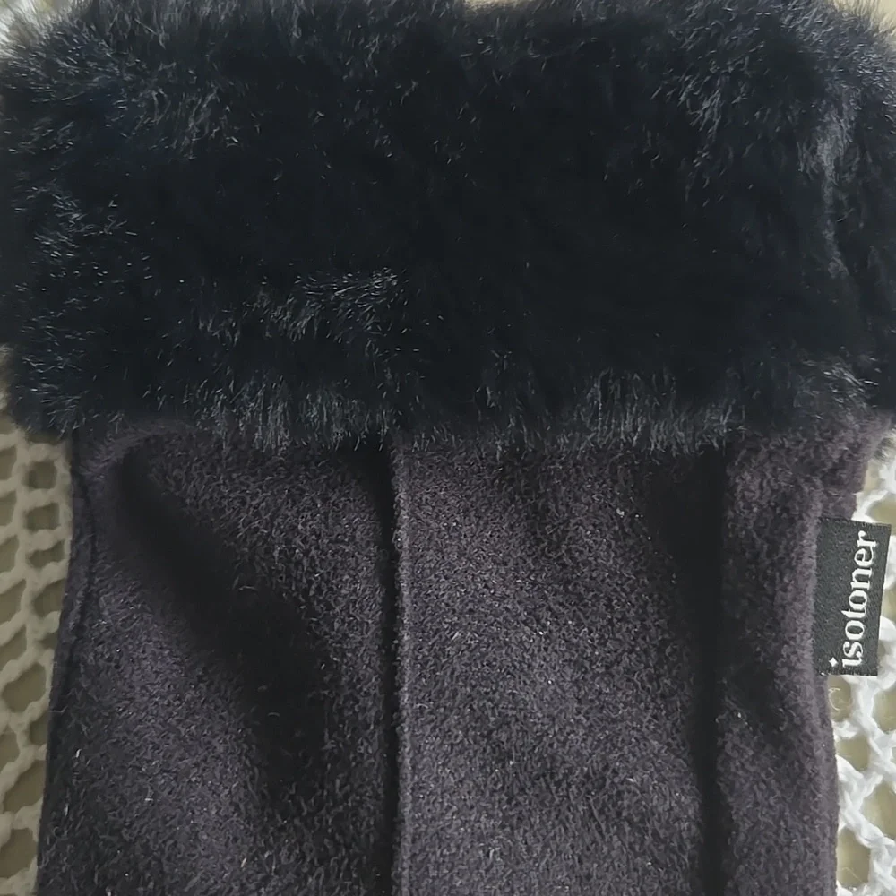 ISOTONER WOMEN'S BLACK FUR-TRIMMED GLOVES - Picture 3 of 8